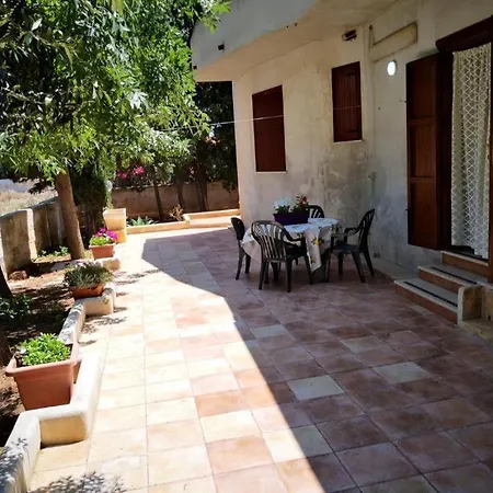 Nu Jardinu 'nmezzu Di Lu Mari * San Vito Lo Capo